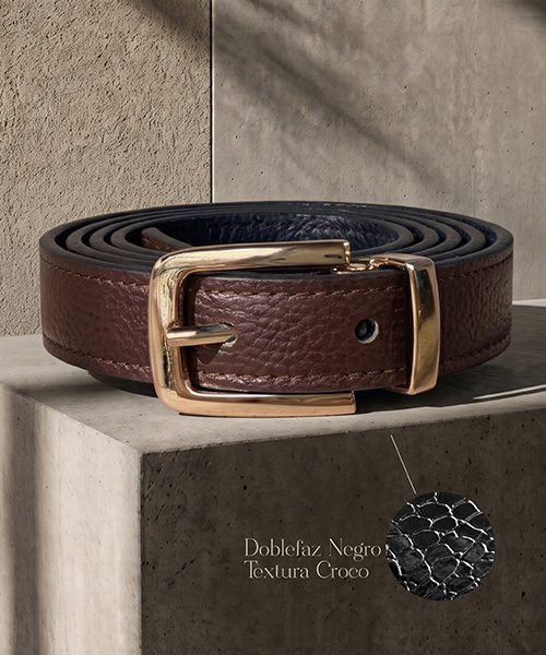 Correa Eli con textura croco color café para mujer