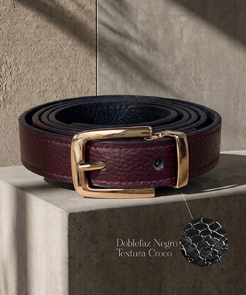 Correa Eli con textura en croco color vino tinto para mujer